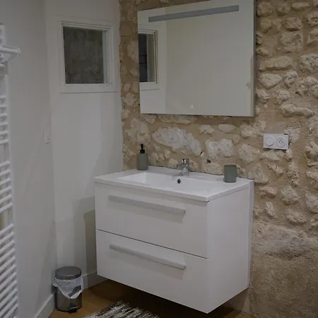 2 Le Nid Apartment *